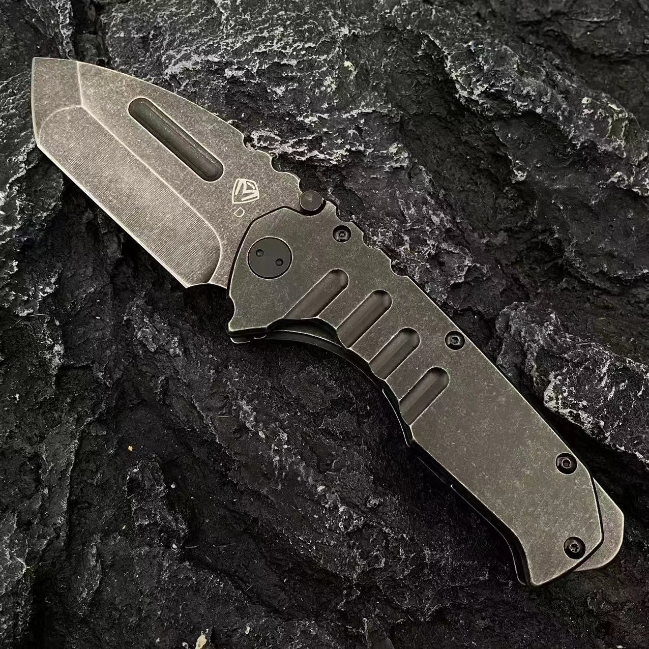 ARMORED - D2 FOLDING EDC